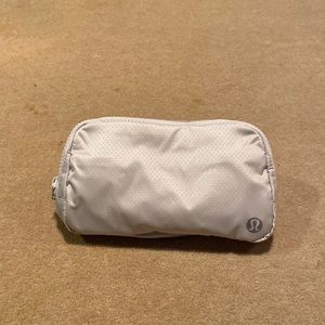 NWT Lululemon Everywhere Belt Bag in White Opal